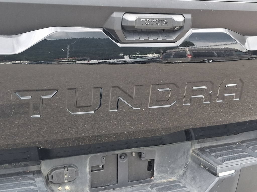 Used 2022 Toyota Tundra SR5 w/ SR5 Convenience Package AWD/4WD image 30