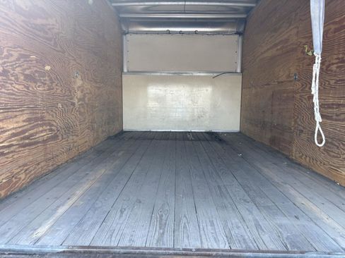 Used 2014 Ford E-350 and Econoline 350 Super Duty image 7