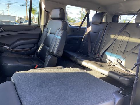 Used 2019 Chevrolet Suburban LT image 13