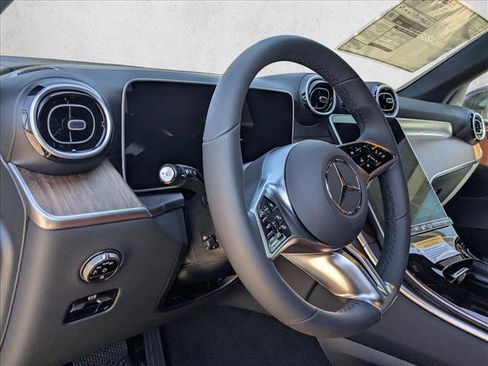 Used 2026 Mercedes-Benz GLC 300 image 6