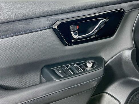 Used 2025 Subaru Forester Limited AWD/4WD image 18