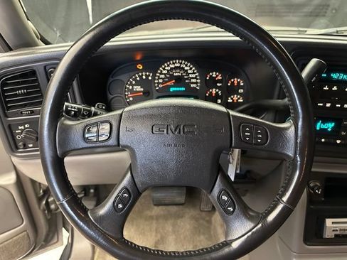 Used 2003 GMC Yukon XL SLT w/ 1SD Preferred Equipment Group AWD/4WD image 25