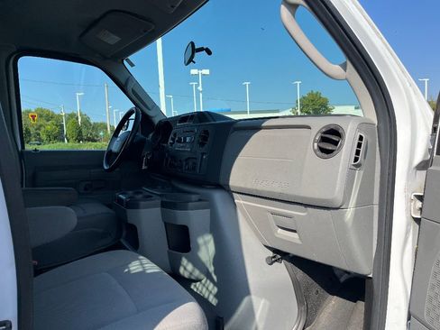 Used 2011 Ford E-150 and Econoline 150 w/ PWR Group image 14