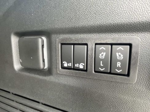 New 2026 Chevrolet Tahoe Premier w/ Sun And Tow Package AWD/4WD image 12