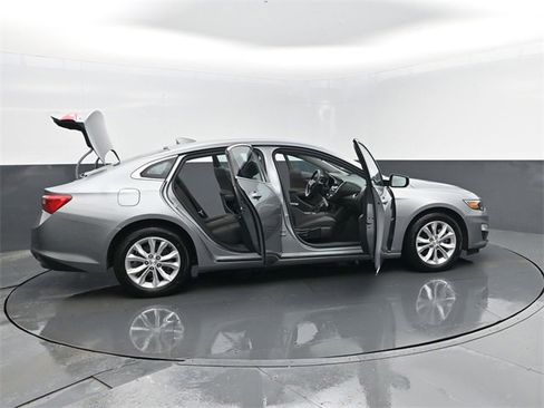 Used 2023 Chevrolet Malibu LT image 28