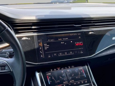Used 2019 Audi Q8 Prestige AWD/4WD image 6