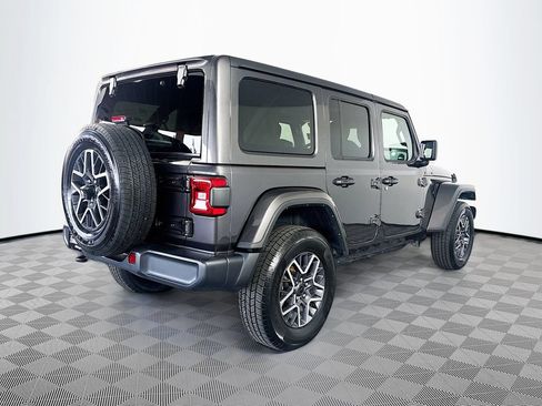 Used 2025 Jeep Wrangler Unlimited Sahara AWD/4WD image 7