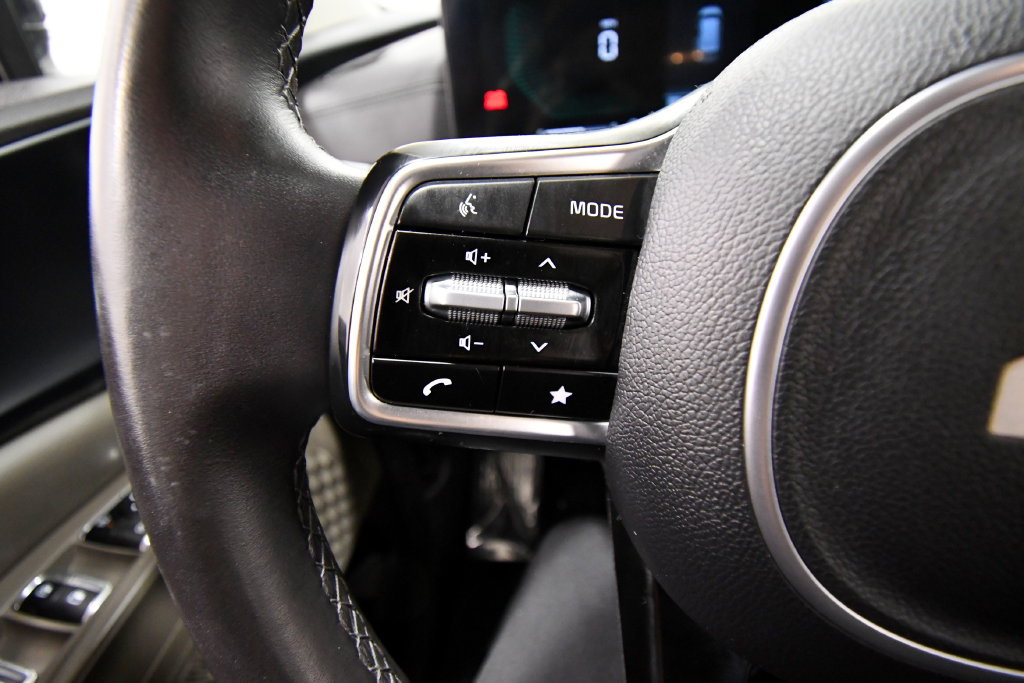 Certified 2024 Kia Carnival LX FWD image 20