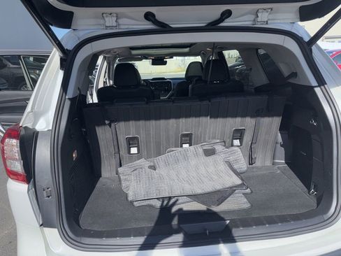 Used 2023 Subaru Ascent Limited w/ Technology Package AWD/4WD image 9