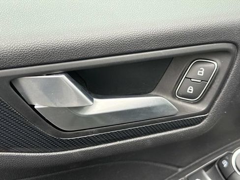 Used 2025 Ford Escape ST-Line AWD/4WD image 9