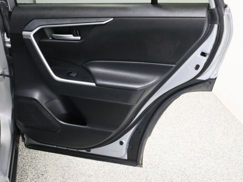 Certified 2025 Toyota RAV4 XLE FWD image 33
