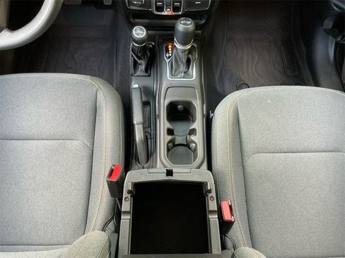 Used 2025 Jeep Wrangler Sport image 11