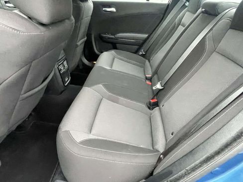 Used 2022 Dodge Charger SXT w/ Blacktop Package image 5