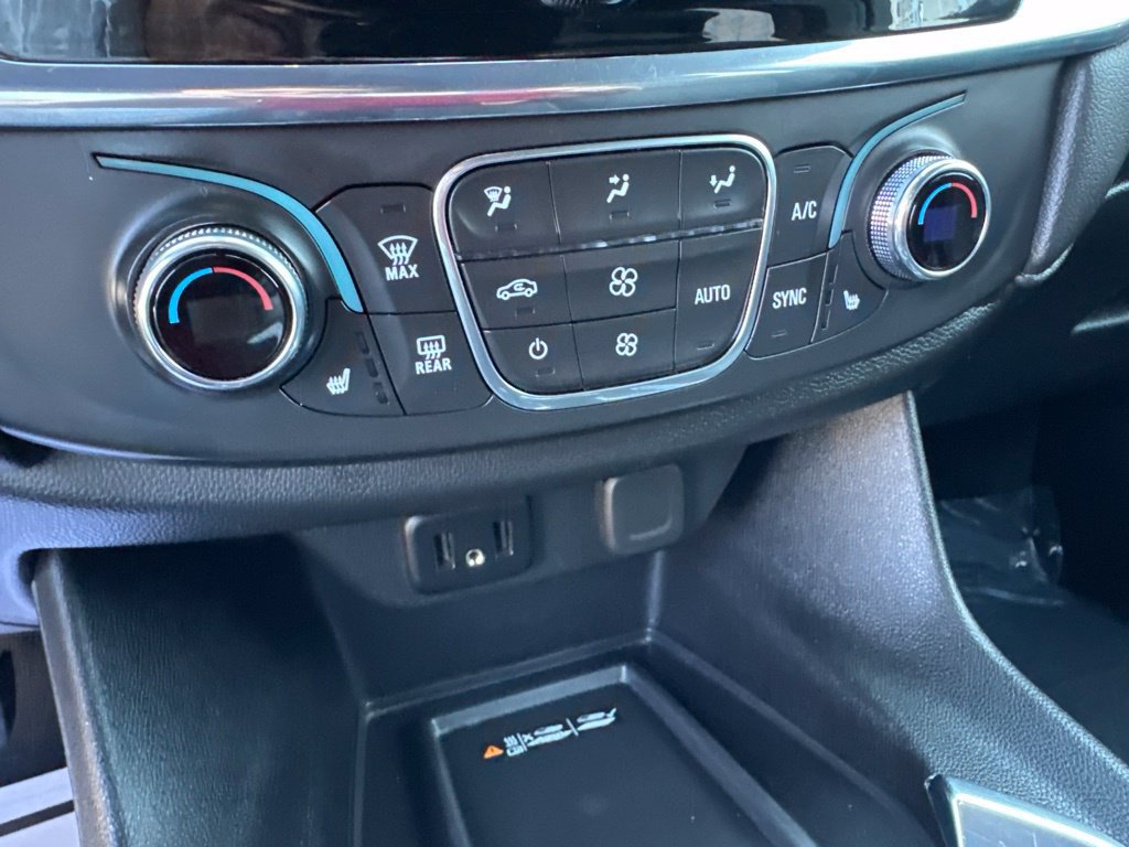 Used 2023 Chevrolet Traverse LT AWD/4WD image 28
