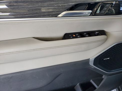 Used 2022 Jeep Wagoneer Series II w/ Premium Group I image 14