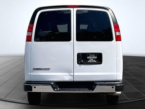Used 2025 Chevrolet Express 2500 LT w/ LT Preferred Equipment Group RWD image 4