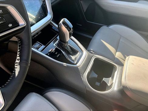 Used 2024 Subaru Outback Limited image 19