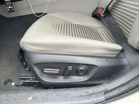 Used 2023 Toyota Camry SE FWD image 7