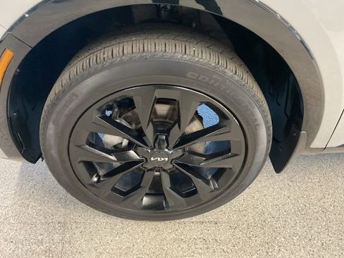 Used 2023 Kia Sorento SX image 13