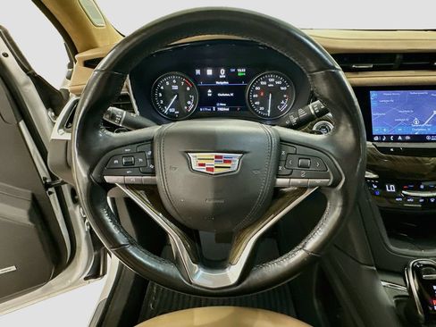 Used 2022 Cadillac XT6 Premium Luxury w/ Platinum Package AWD/4WD image 12