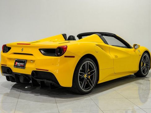 Used 2017 Ferrari 488 Spider image 11