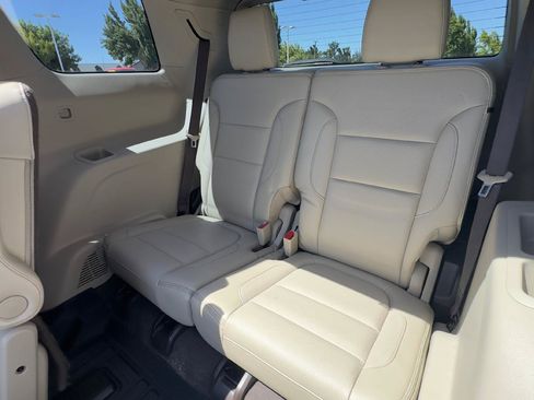 Used 2019 GMC Acadia Denali w/ Technology Package AWD/4WD image 10