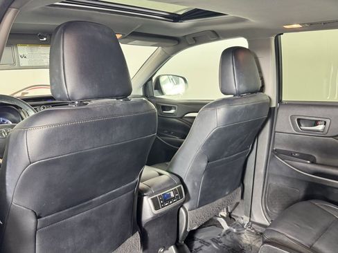 Used 2016 Toyota Highlander XLE FWD image 28