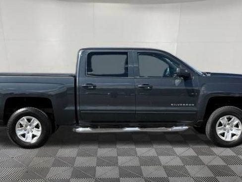 Used 2018 Chevrolet Silverado 1500 LT AWD/4WD image 9