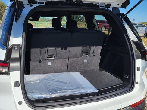 New 2025 Jeep Grand Cherokee L Laredo image 8