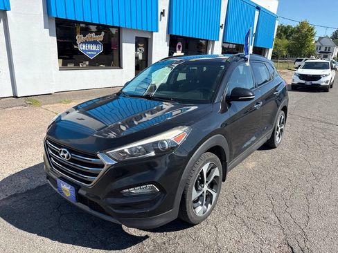 Used 2016 Hyundai Tucson Limited w/ Option Group 03 AWD/4WD image 2