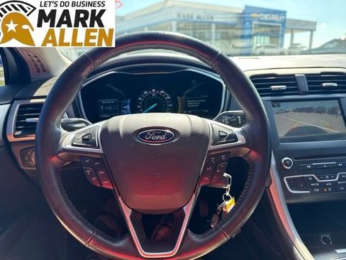 Used 2016 Ford Fusion SE w/ Equipment Group 202A FWD image 12