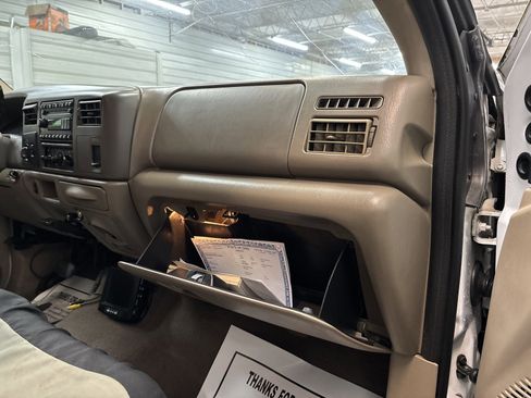 Used 2004 Ford F350 XL image 28