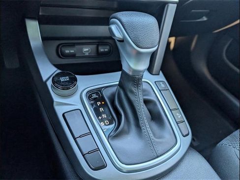 Certified 2022 Kia Seltos LX image 12