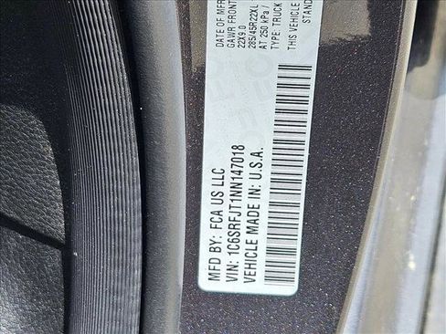 Used 2022 RAM 1500 Laramie AWD/4WD image 17