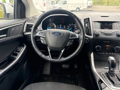 Used 2018 Ford Edge SEL FWD image 17