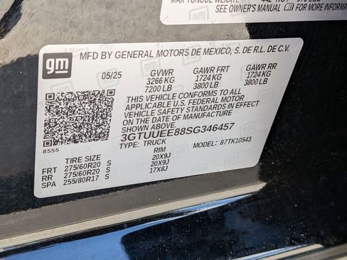 Certified 2025 GMC Sierra 1500 AT4 w/ AT4 Premium Package AWD/4WD image 29