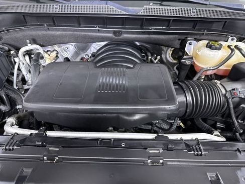 Used 2024 Chevrolet Suburban Premier RWD image 31