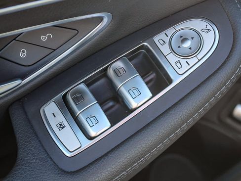 Used 2019 Mercedes-Benz C 300 Sedan image 20