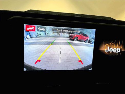 Used 2024 Jeep Wrangler Rubicon w/ Technology Group image 27