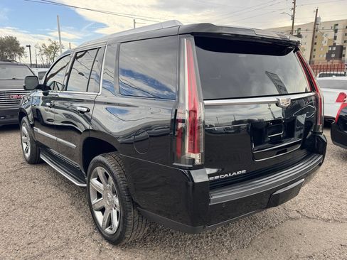 Used 2016 Cadillac Escalade Luxury image 7