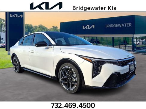 New 2026 Kia K4 GT-Line w/ GT-Line Sunroof Package FWD image 1