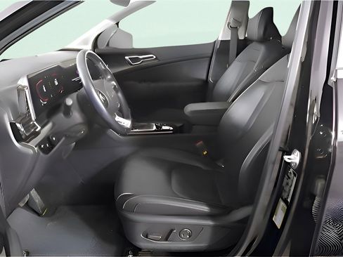 Certified 2024 Kia Sportage EX image 10