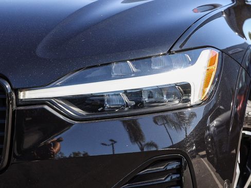 Used 2025 Volvo XC60 B5 Plus image 2