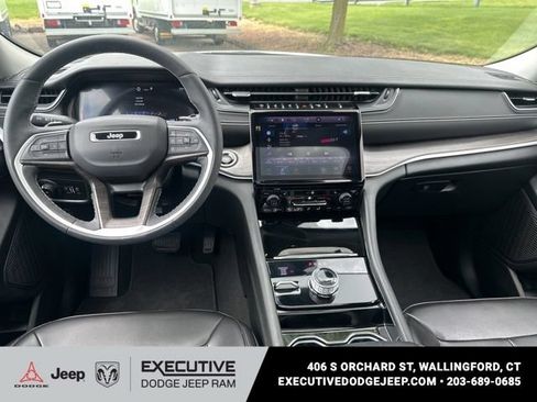 Used 2023 Jeep Grand Cherokee L Limited AWD/4WD image 11