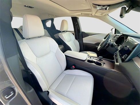 Used 2023 Lexus RX 350 Premium image 16