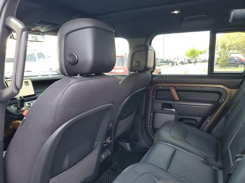 Used 2023 Land Rover Defender 110 X image 9