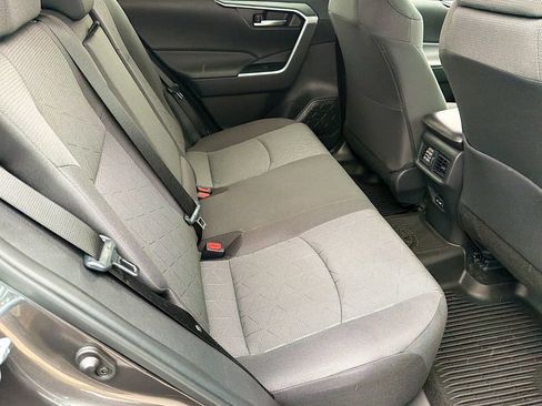 Used 2023 Toyota RAV4 XLE FWD image 31