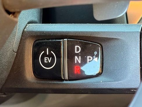 Used 2024 Kia EV9 Light Long Range RWD image 17
