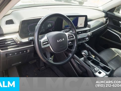 Used 2025 Kia Telluride S FWD image 16