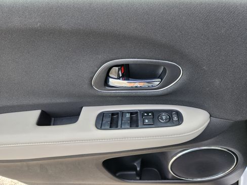 Certified 2021 Honda HR-V EX image 17